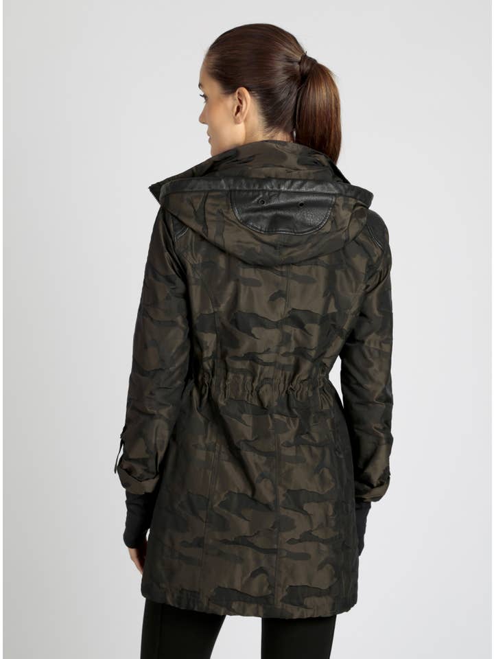 Camo Anorak - True Camo (JLS) for wholesale on Faire5