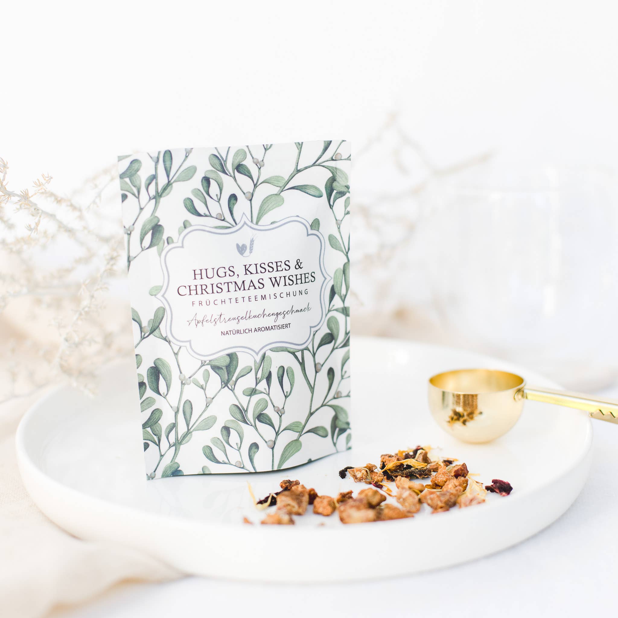 Bake Affair GmbH - Wholesale Loose Tea - Hugs, Kisses & Christmas Wishes tea bags5