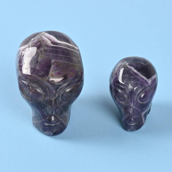 Figurine en cristal avec tête d'extraterrestre sculptée en améthyste naturelle de 1,5 po et 2 po pour la vente par ilovebeadsusa