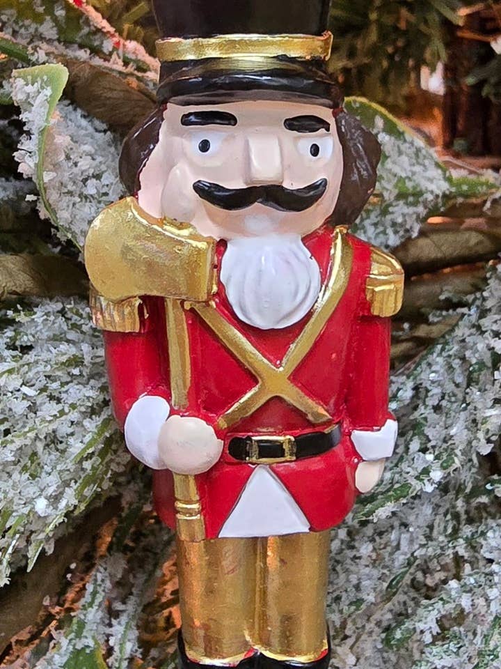 Sergent Casse-Noisette Résine 3,8x2,5x8,9cm pour la vente par Wholesale Home Decor