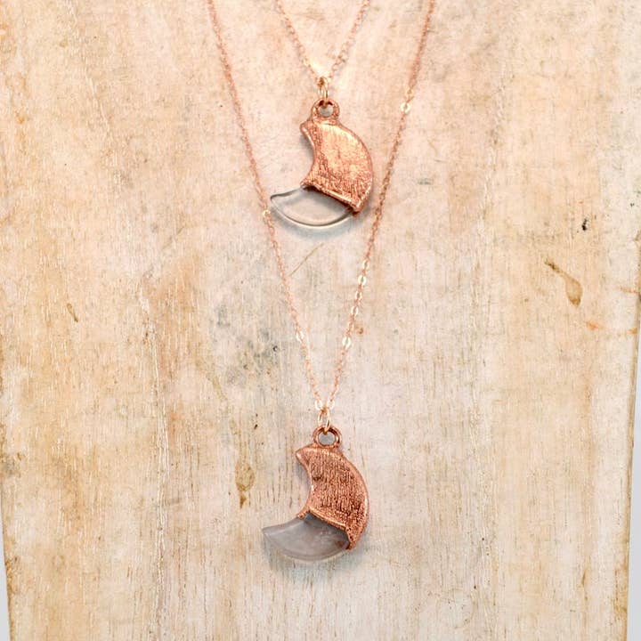 Collana Luna Quarzo Rosa Rame | Collana Mezzaluna per la vendita all'ingrosso da parte di Daddy Daughter Jewelry