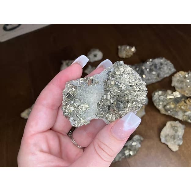 Prettygoods - Wholesale Spiritual Stone/Crystal - Pyrite On Quartz