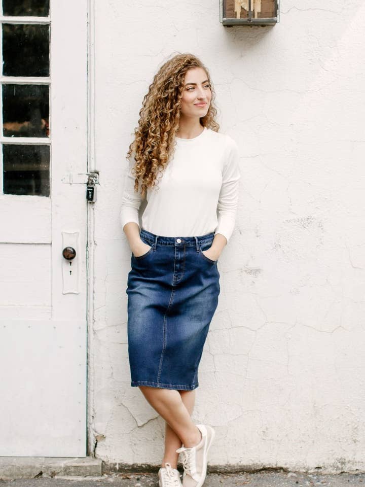 The Main Street Exchange - Wholesale Skirt - Women's - 'Wren' Classic Denim Skirt23