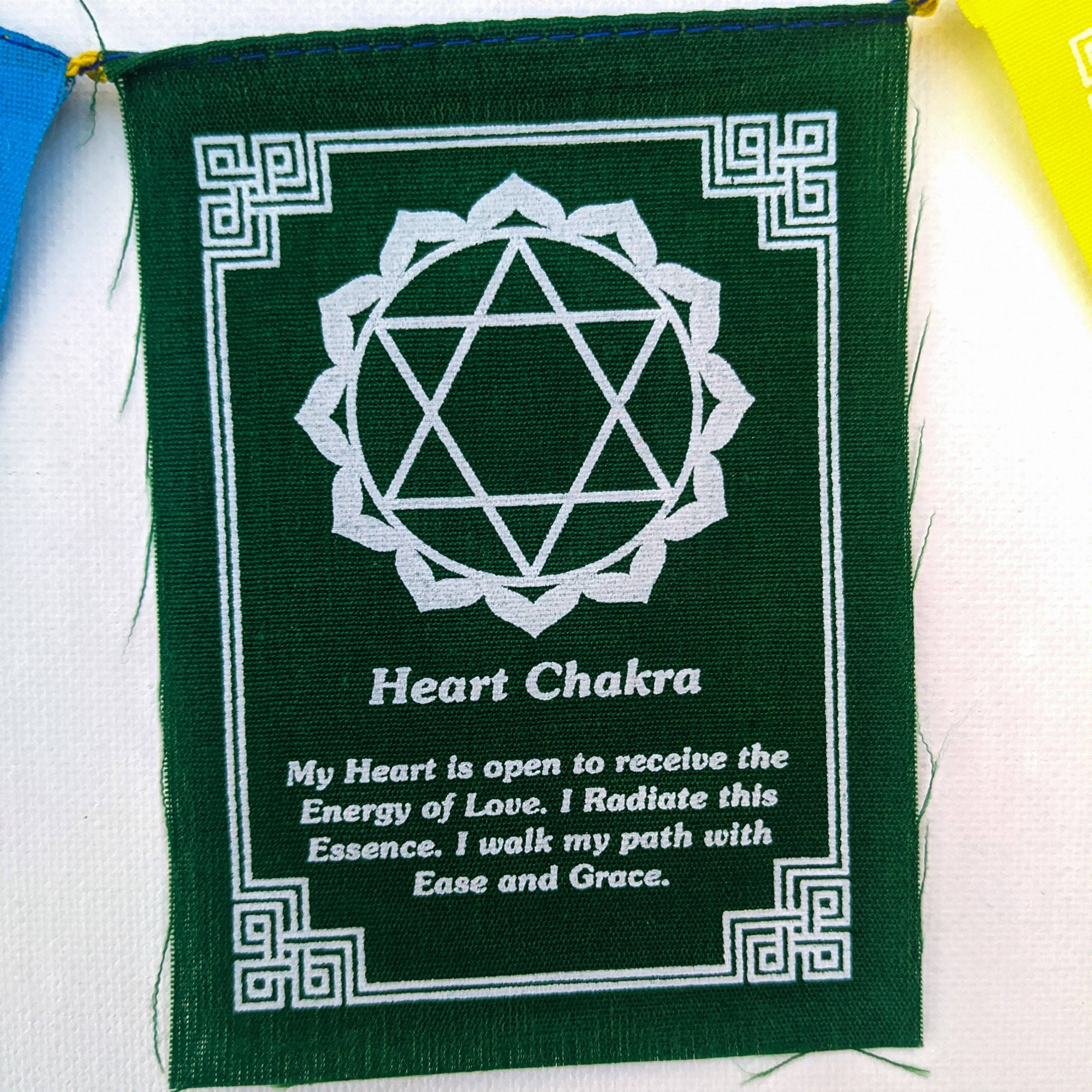 Tenzing Collections – Großhandel Flagge – Mini-Chakra-Gebetsfahnen für Meditation, Chakra-Gebetsfahnen9