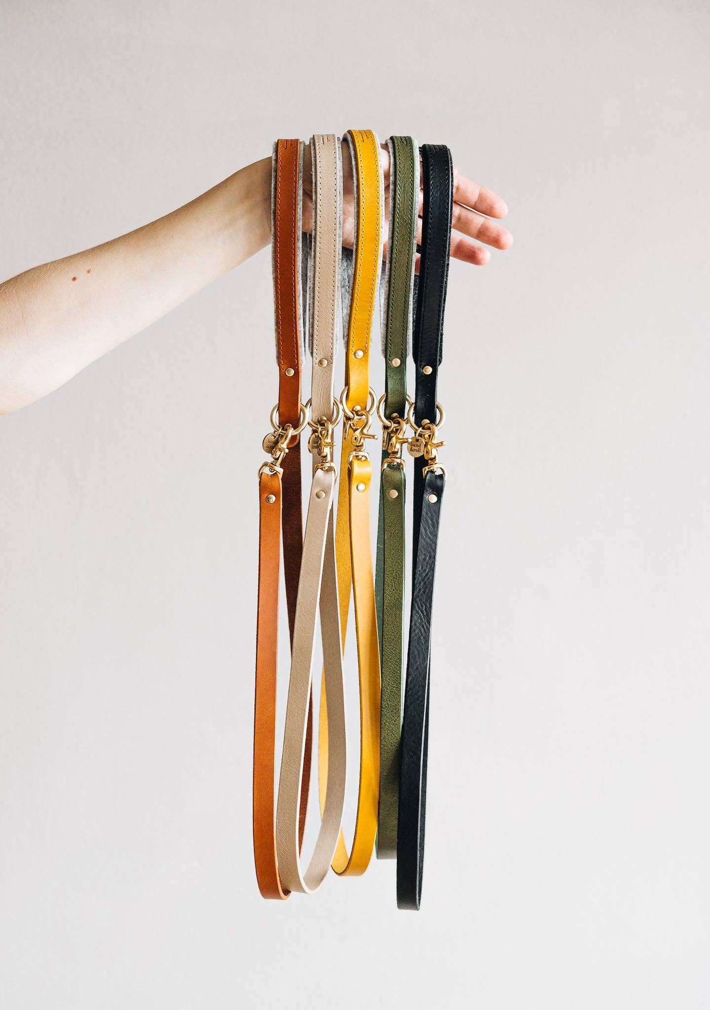 BAND&ROLL - Wholesale Pet Leash - Dog - LIGHTWEIGHT SHORT LEATHER LEASH. HITCH air15