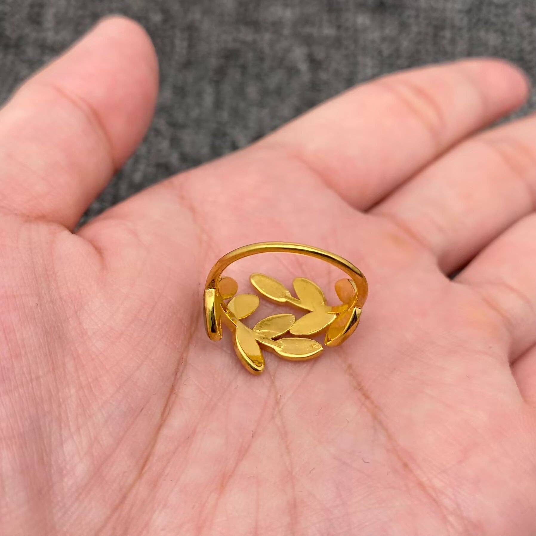 Mio Queena - Wholesale Cocktail/Statement Ring - Abalone Shell Leaf Shape 18K Gold Plated S.Steel Ring - FGS2