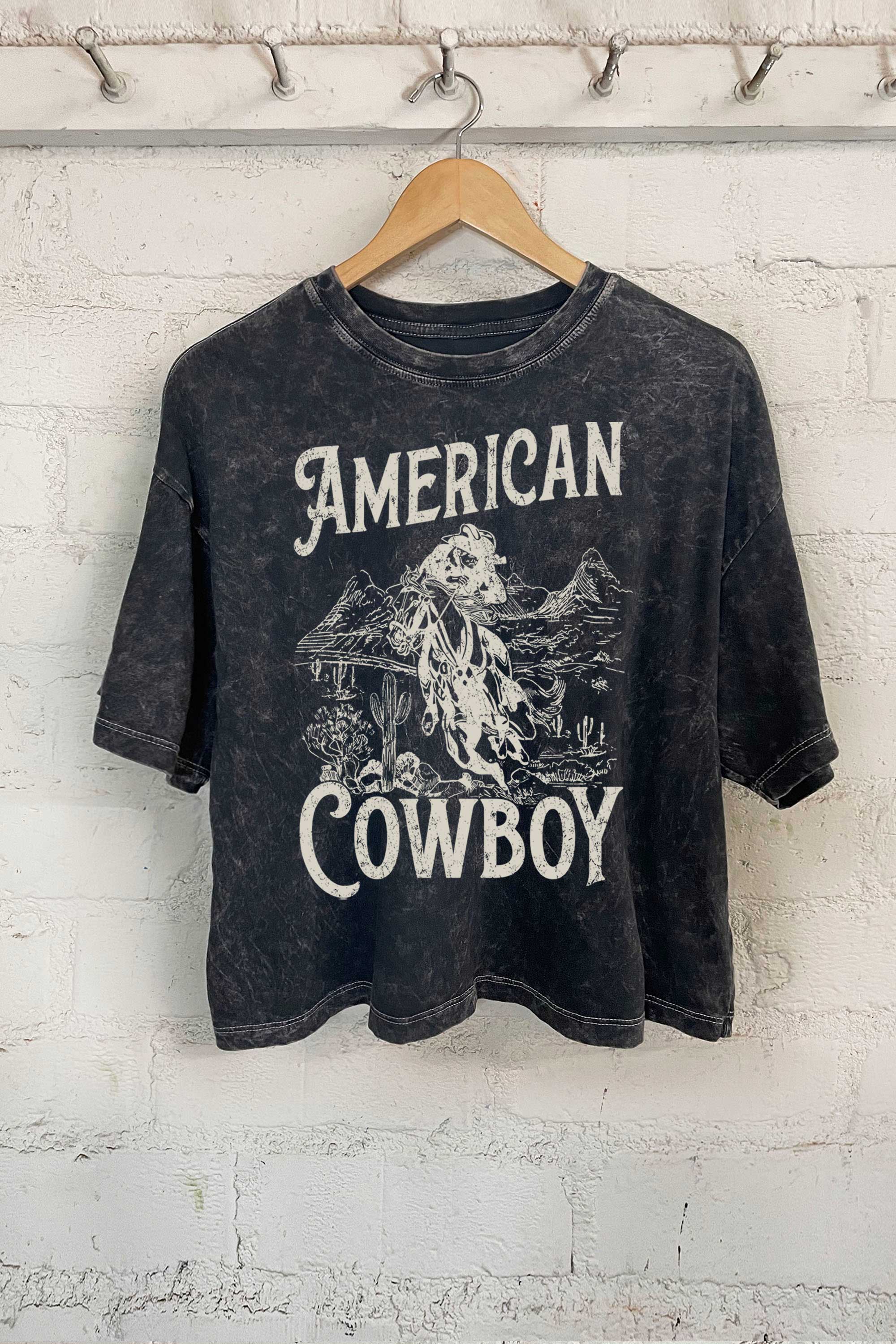 Rustee Clothing - Vente T-shirt sérigraphié – femme - Cowboy américain - Crop top long délavé aux minéraux0