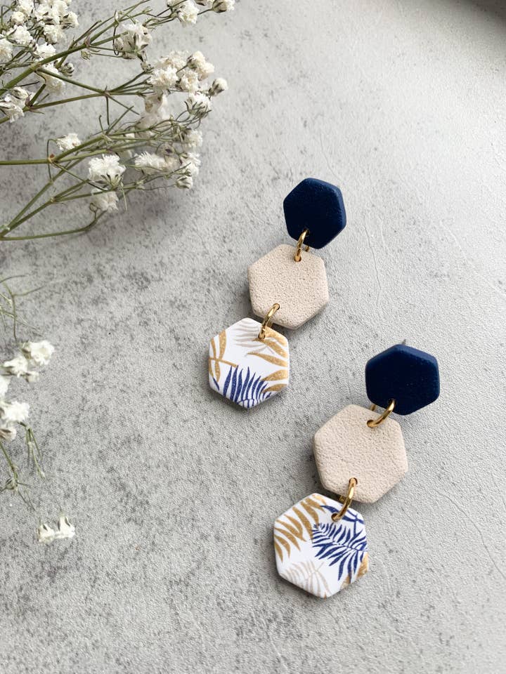 Pendientes colgantes geométricos de hexágono azul | pendientes de verano para venta al por mayor de Lotus of clay
