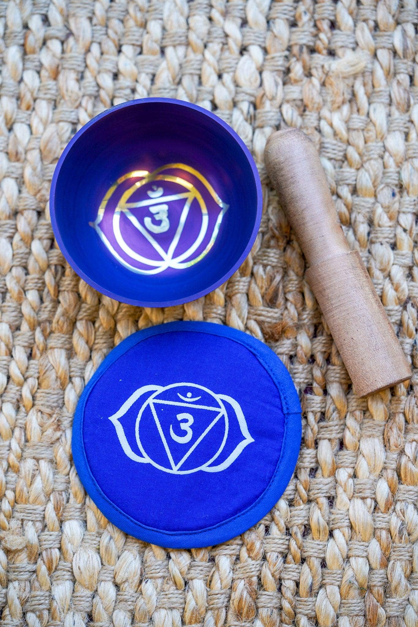 Himalayas Shop - Wholesale Meditation Supplies - 7 Colourful Singing Bowl Chakra Set7
