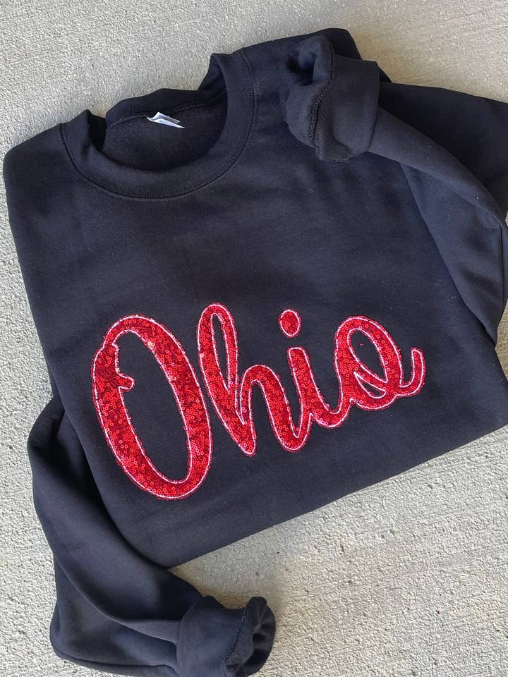 Sweatshirt brodé de sequins Ohio pour la vente par Sweet Carolines Boutique
