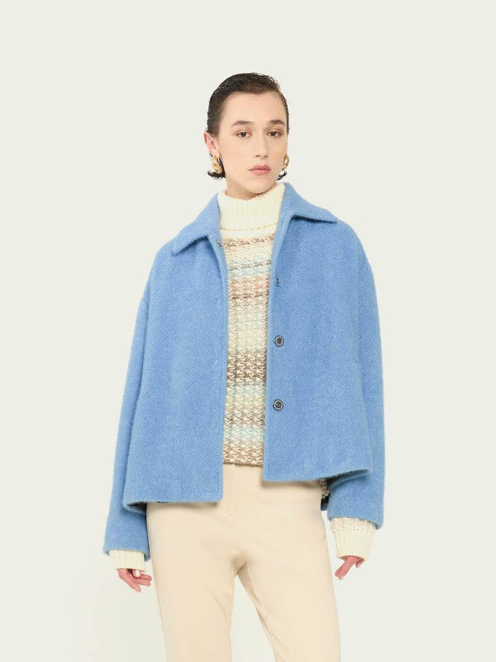 Enkeltbrystet kaban lavet af blød Ceanna mesh klud for engroshandel hos Vicario Cinque