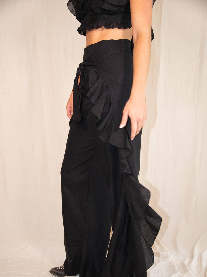 Pantalón Cruzado de Lino con Volantes y Cintura con Lazo en Negro para venta al por mayor de Gipcco Design
