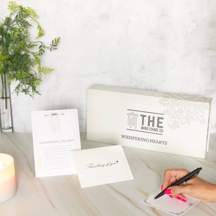 The Wind Chime Co - Vendita all'ingrosso Campanelle a vento - Campanello a vento per matrimonio/anniversario – Collezione Cuori Sussurranti™ – Rosa Platino 30”3