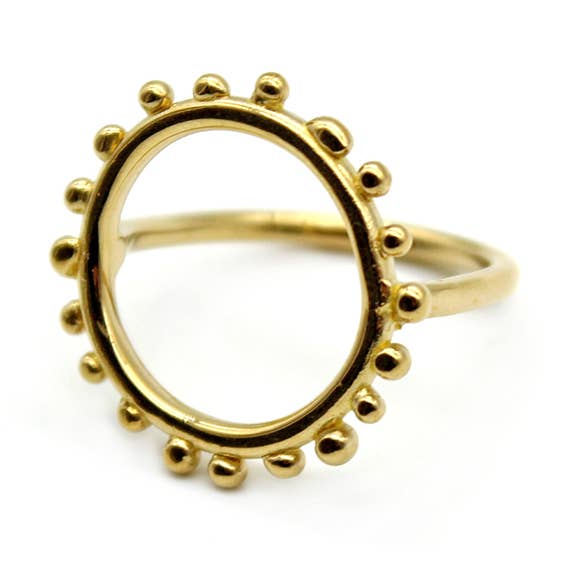 Bague ronde en laiton poli pour la vente par NOKIKE