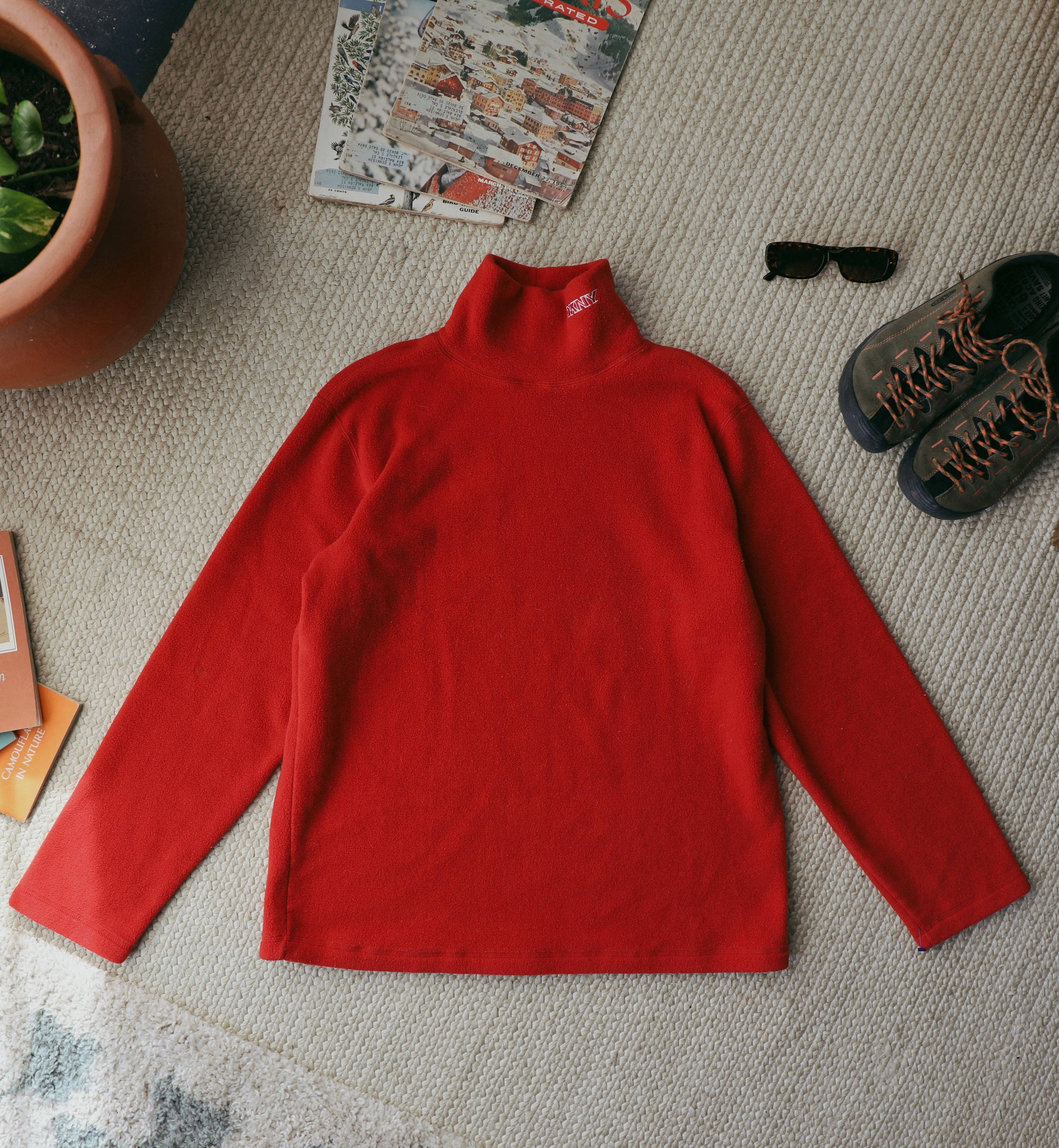 Beaten Path Co - Wholesale Sweatshirt - Women's - DKNY VINTAGE SIZE LARGE