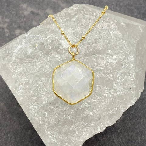 *NY! * Rainbow månesten sekskant halskæde for engroshandel hos Say Anything... Jewelry by Stephanie Wilde