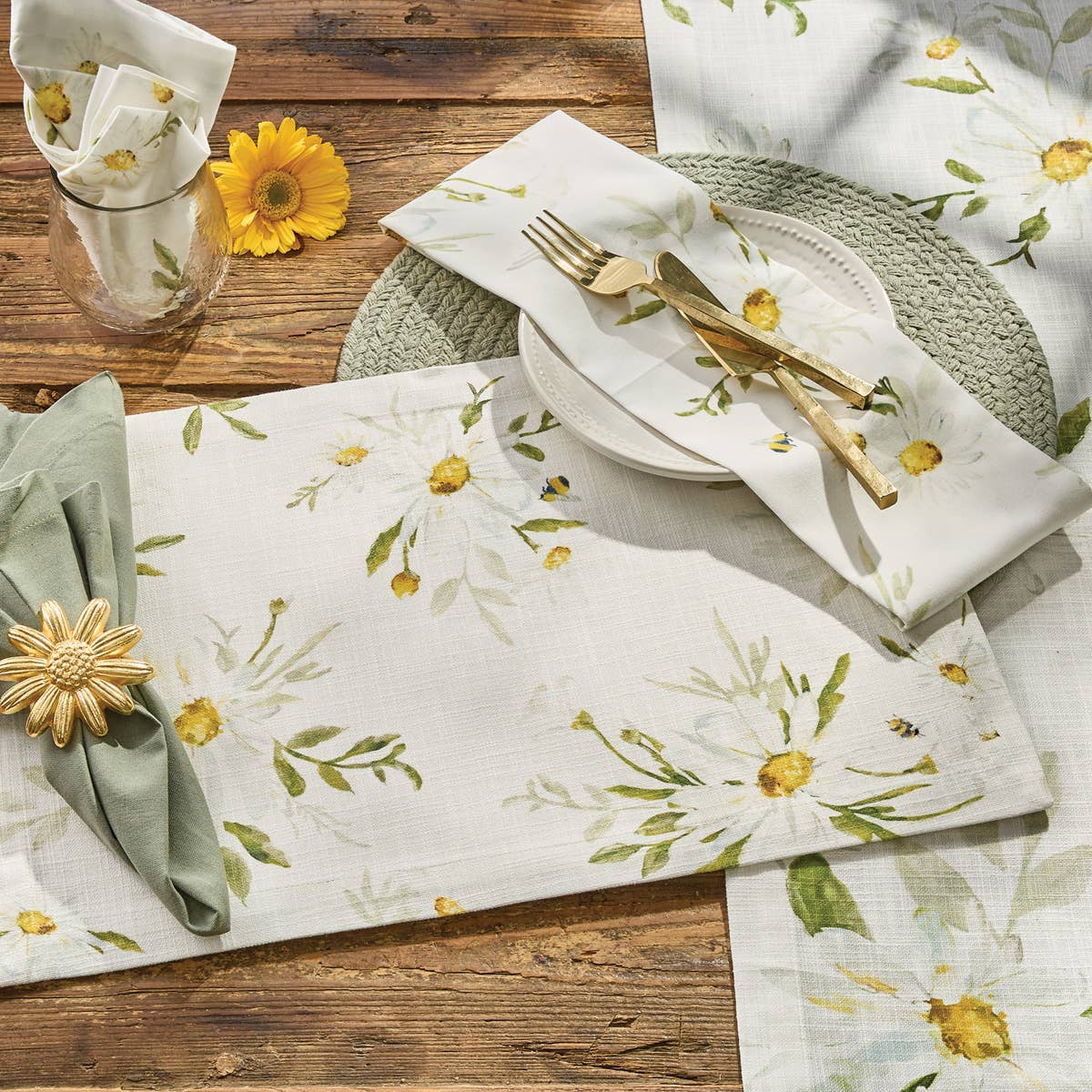 Split P – wholesale Table runner – Daisies Table Runner 72"L1