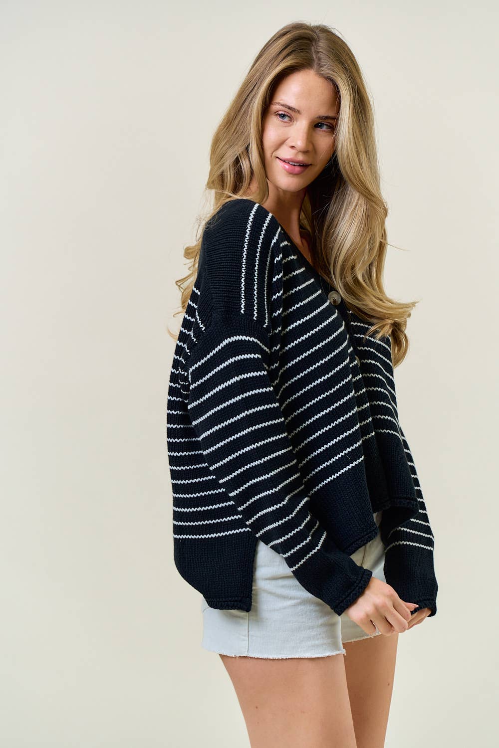 NOIR/BLANC CARDIGAN EN MAILLE RAYÉ - 10775J en vente sur Faire2