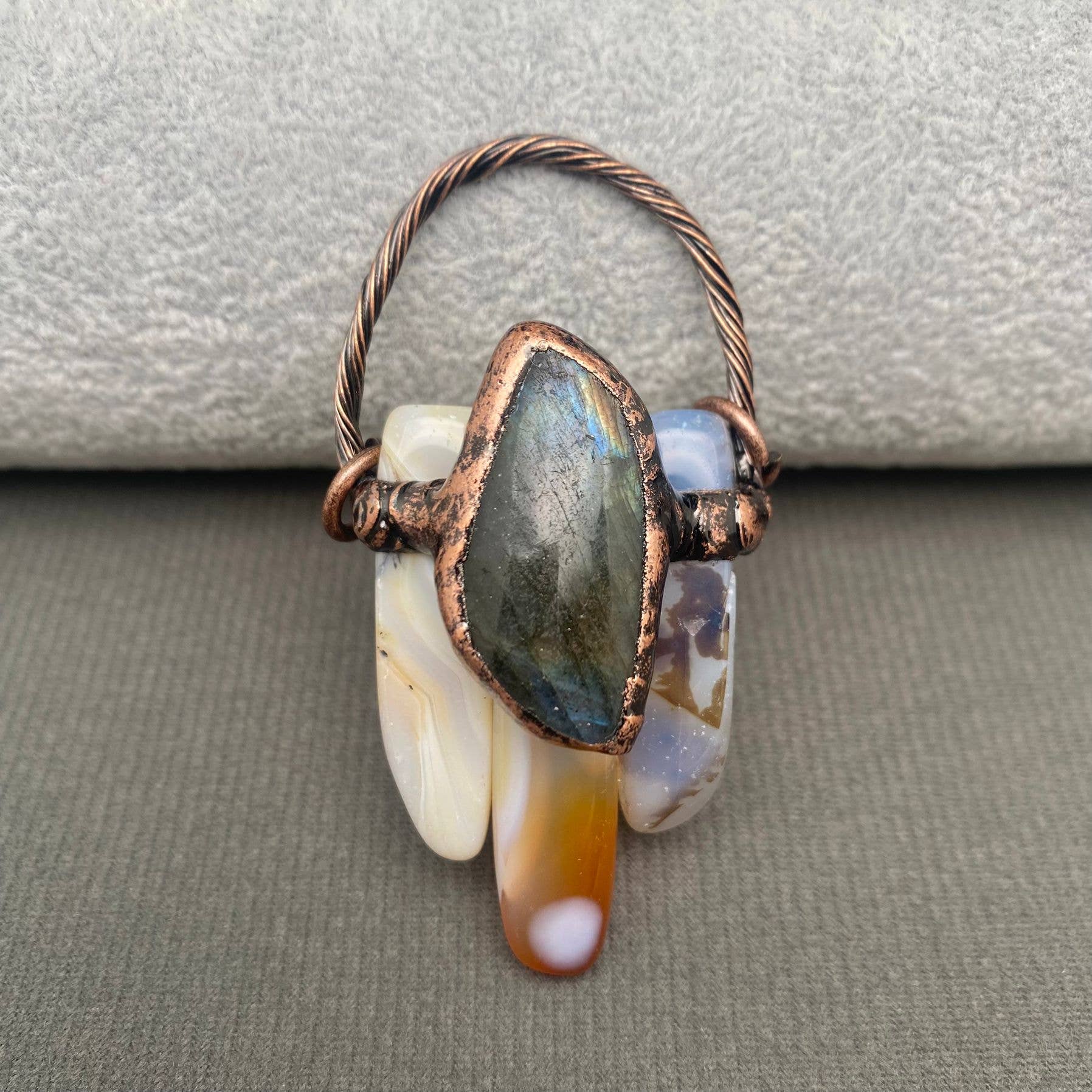 Mio Queena - Wholesale Spiritual Stone/Crystal - Vintage Agate & Anemousite Natural Stone Bronze Pendant - CS0
