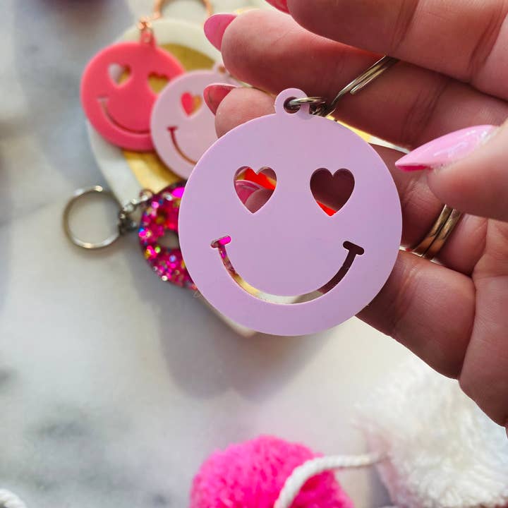 Luxe designs - Wholesale Keychain - Women's - Retro Smiley Keychain5