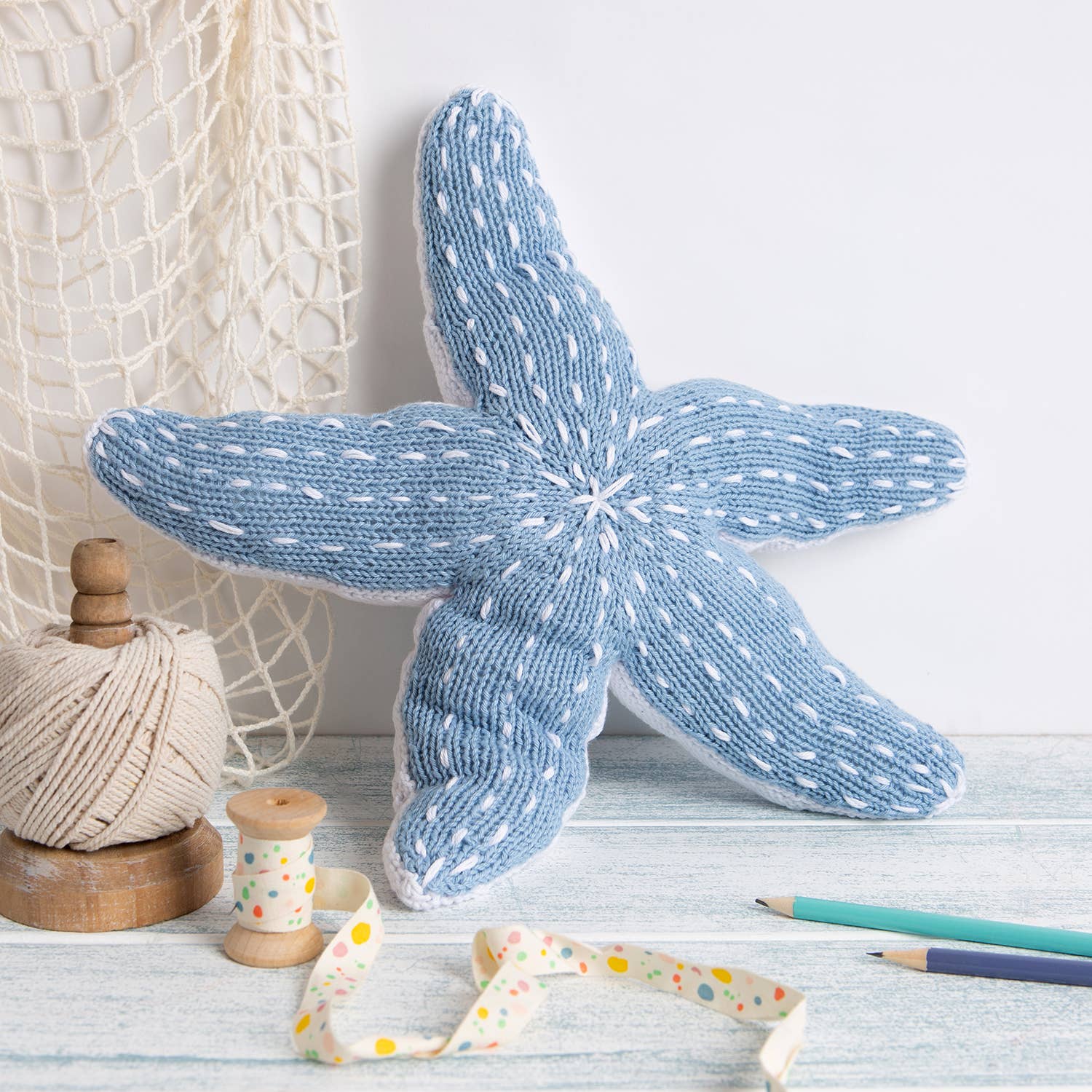 Wool Couture Company – Engroshandel Strikke-/hækleartikler – Savanna Starfish Easy Strikning Kit0