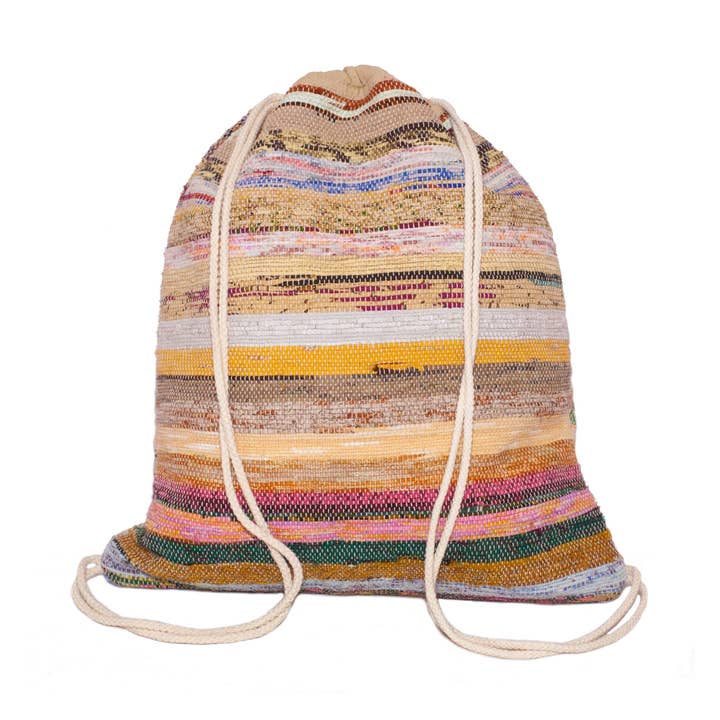 Upcycled Sari Kordelzugbeutel für den Großhandel von Empowering Local Women