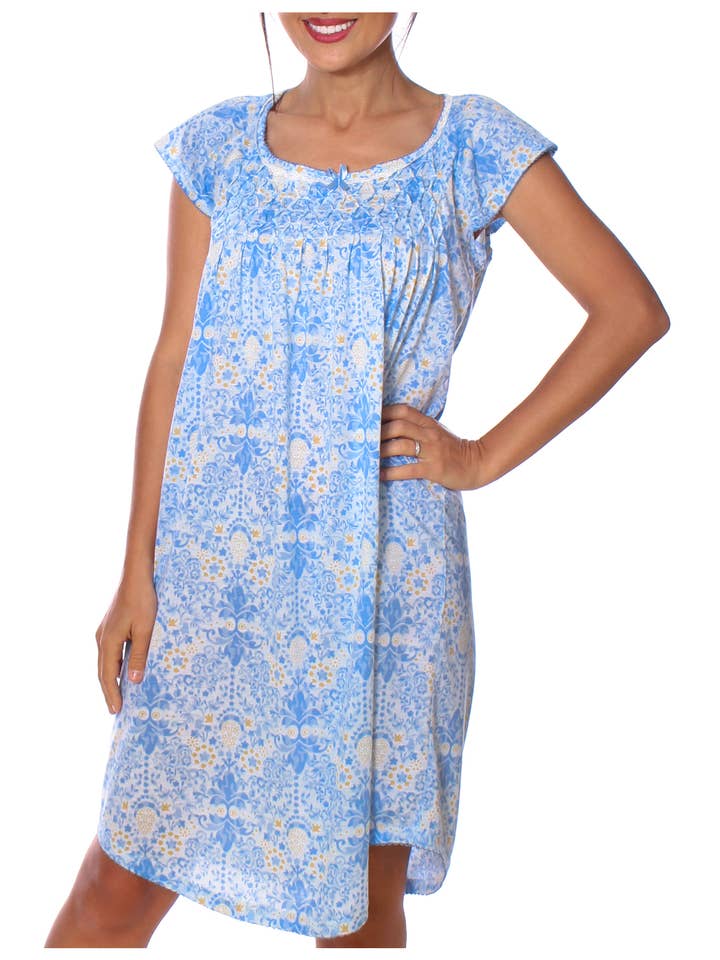 Nachthemd met kapmouwen voor dames met gesmokt lintontwerp voor wholesale door YafeMarte