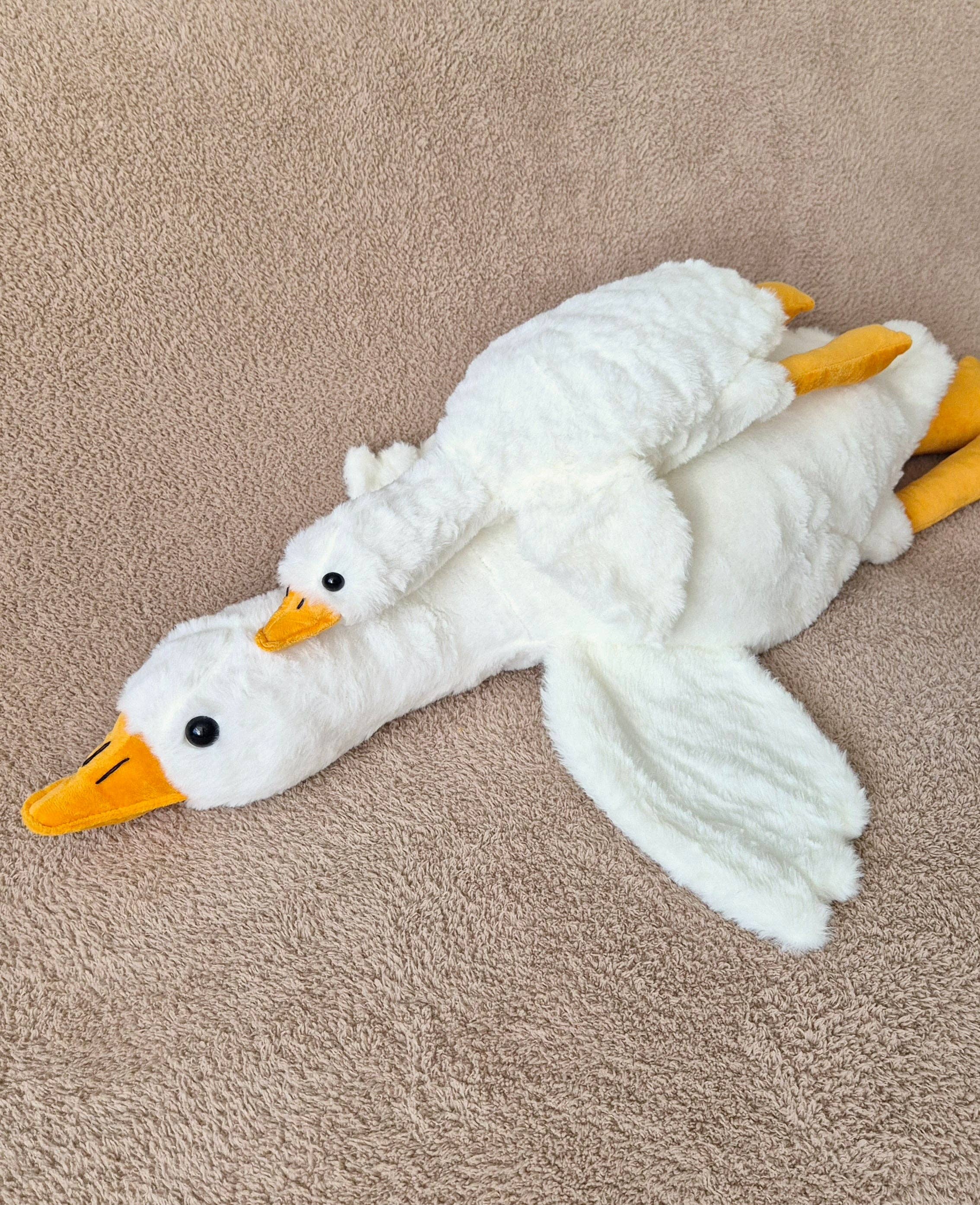 Rammelaartje - Wholesale Stuffed/Plush Toy - Kids & Baby - Gilly Goose Cuddle Toy – Soft Cuddle Goose 50 cm | Perfect Maternity Gift4