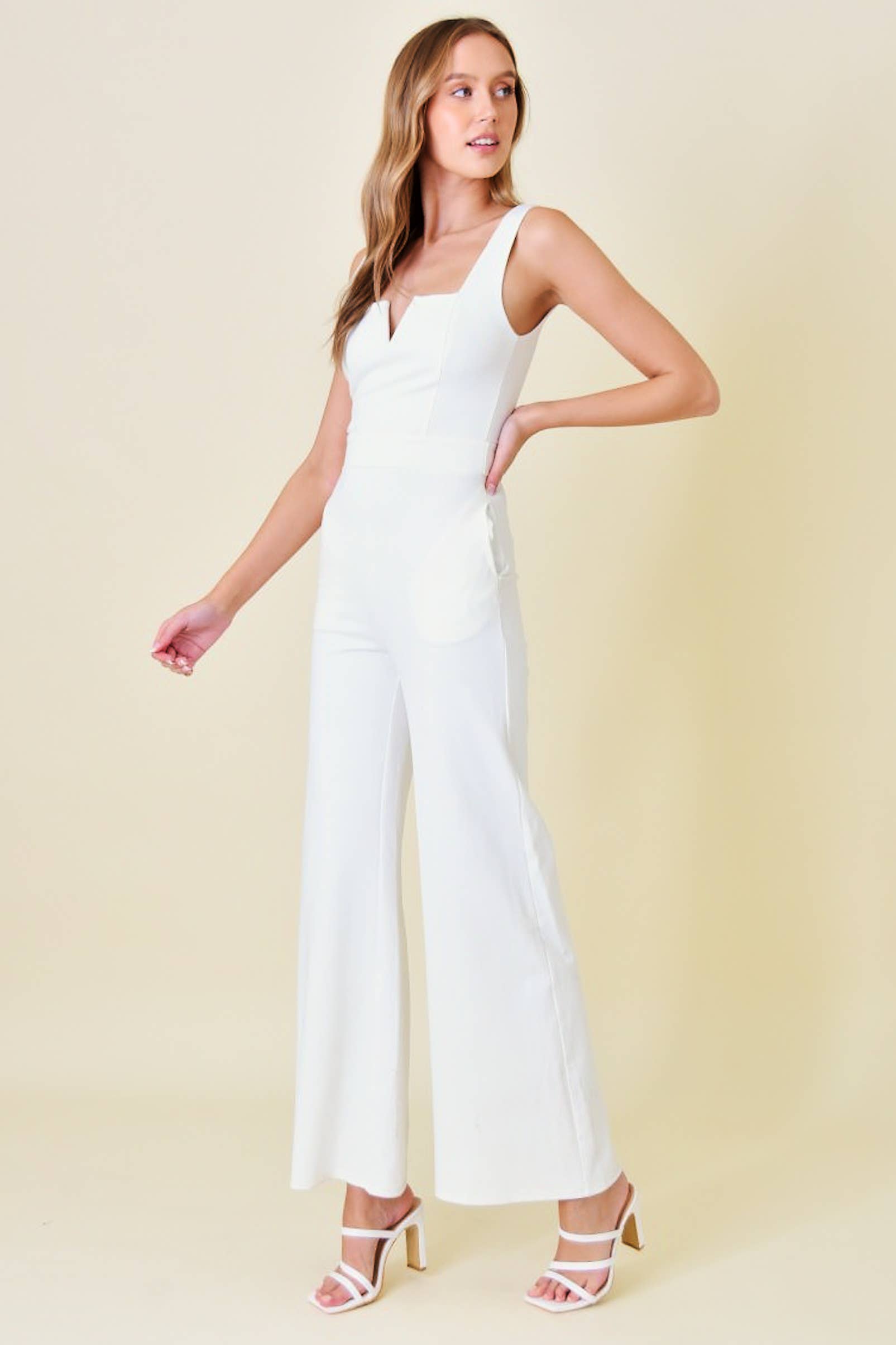 Fore Collection - Wholesale Jumpsuit - Women's - Sleeveless Fitted Jumpsuit With Pockets - PD6148AFOLN2