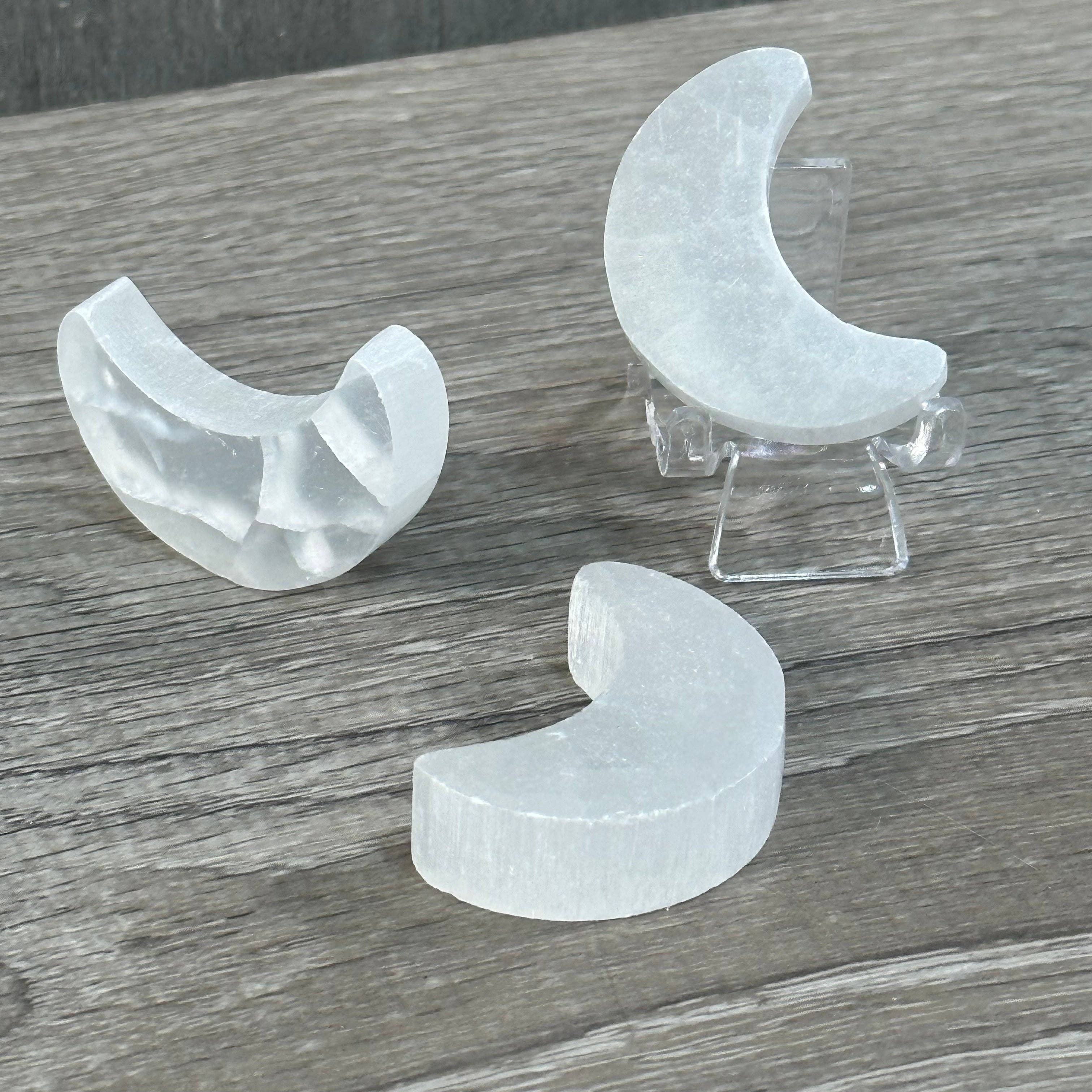 Keystone Crystals - Vente Pierre et cristal de spiritualité - Lune de 1,5 pouce en sélénite1