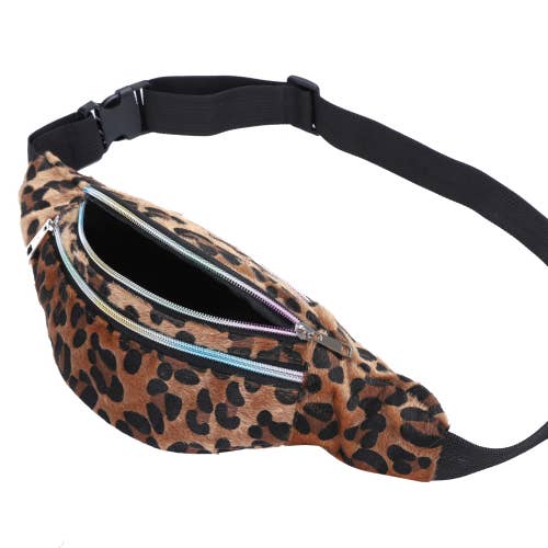 Nima Accessories Inc - Venta al por mayor Riñonera - Mujer - Riñonera de piel sintética de gamuza con estampado animal para mujer1