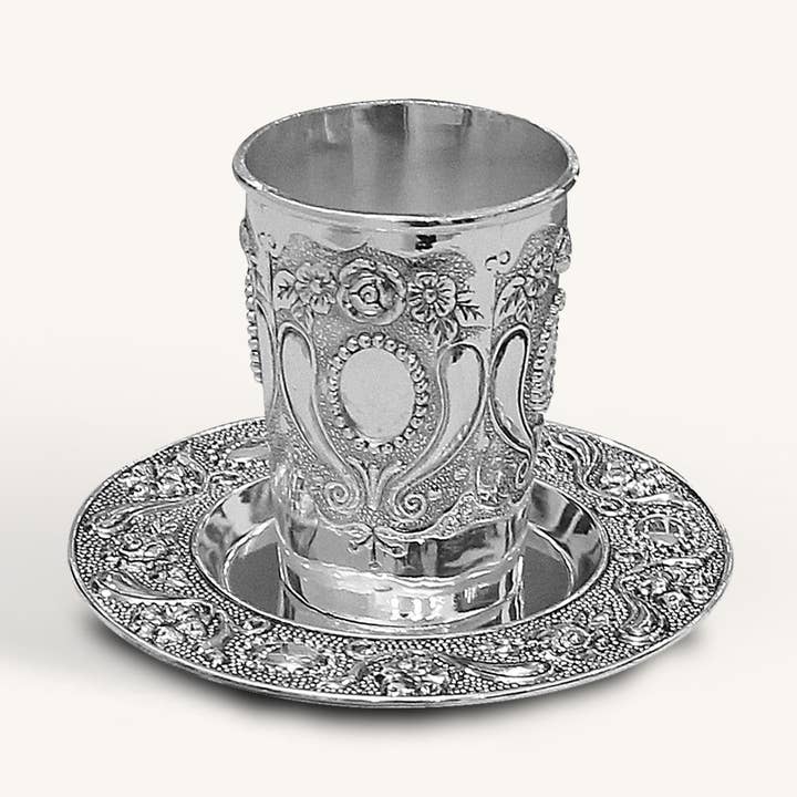 Copa de Kiddush y bandeja plateadas - 5.8 oz. para venta al por mayor de Ner Mitzvah