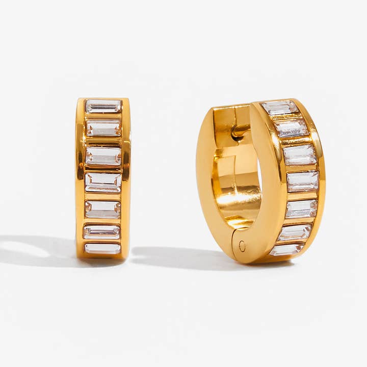 Boucles d'oreilles rondes en cristal plaqué acier inoxydable 18k (LSSGE82) pour la vente par Lyza Jewels