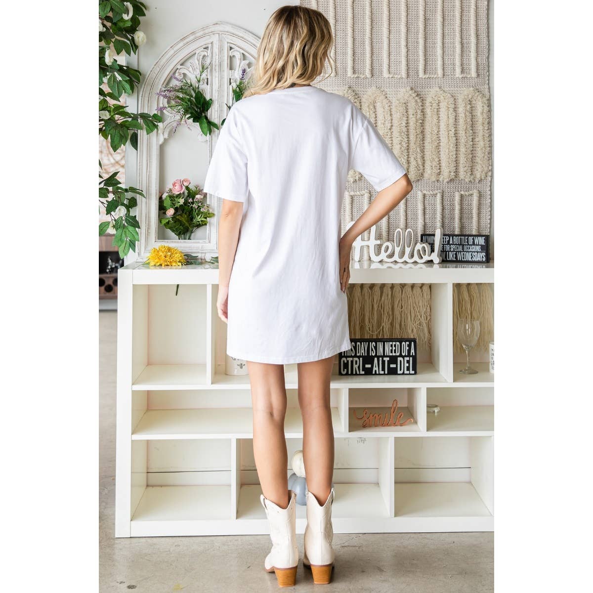 Vit Cowboy Stövlar Paljetter Patch T-shirt Klänning för wholesale på Faire9