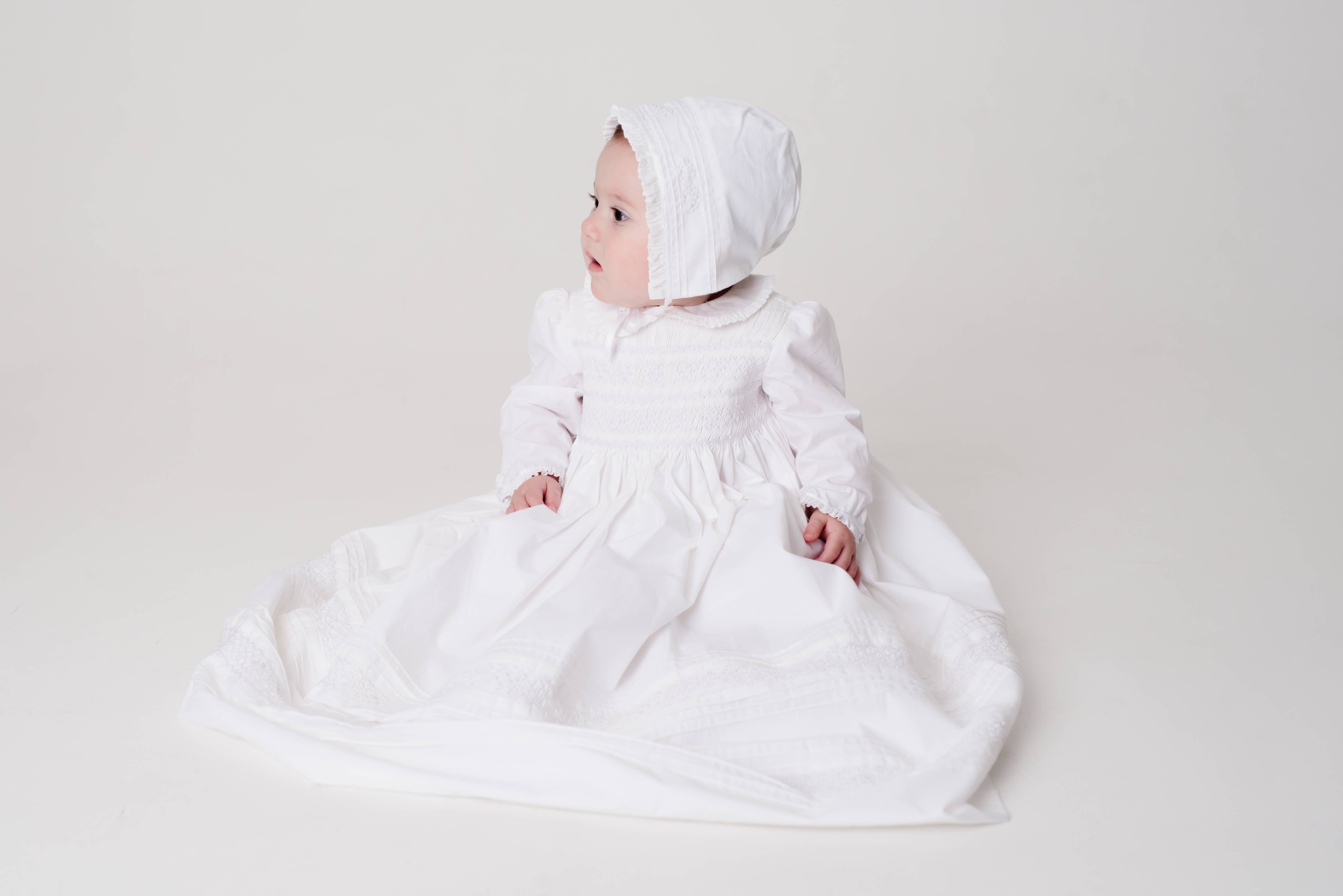 Annafie London Ltd - Wholesale Jurkset - Baby - Klassieke doopjurk met handgesmokte details voor ceremonie6