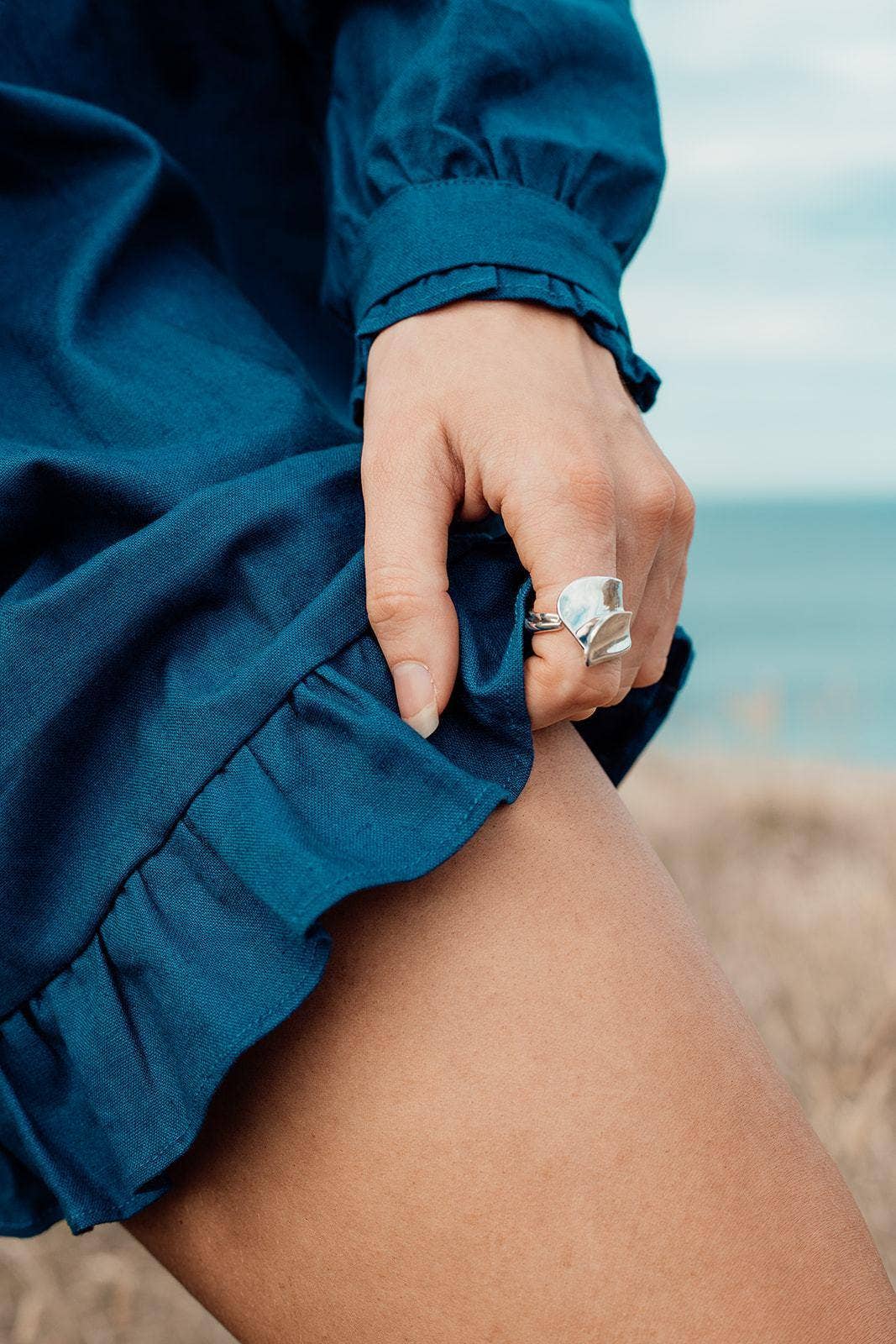 MANU-THELABEL - Wholesale Dress - Women's - Ikya Navy Linen Dress3