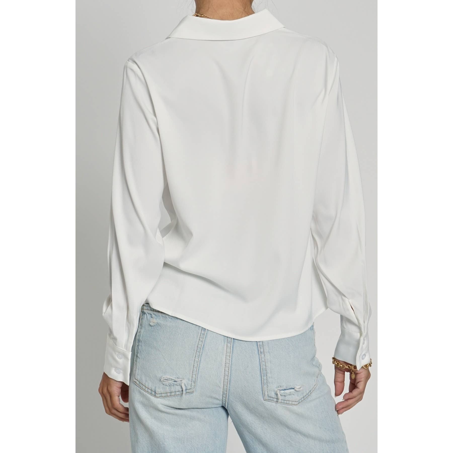 Sans Souci – Camisa com botões no colarinho – Mulher por atacado – CAMISA COM BOTÕES DE CETIM FRANZIDO10