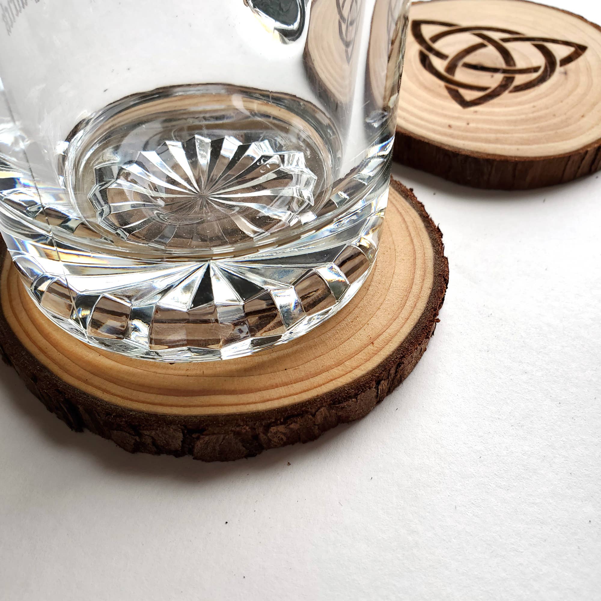 Lyoncraft - Wholesale Beer Glass/Mug - Celtic Dragon Engraved 26oz Beer Stein, Glass Beer Mug4