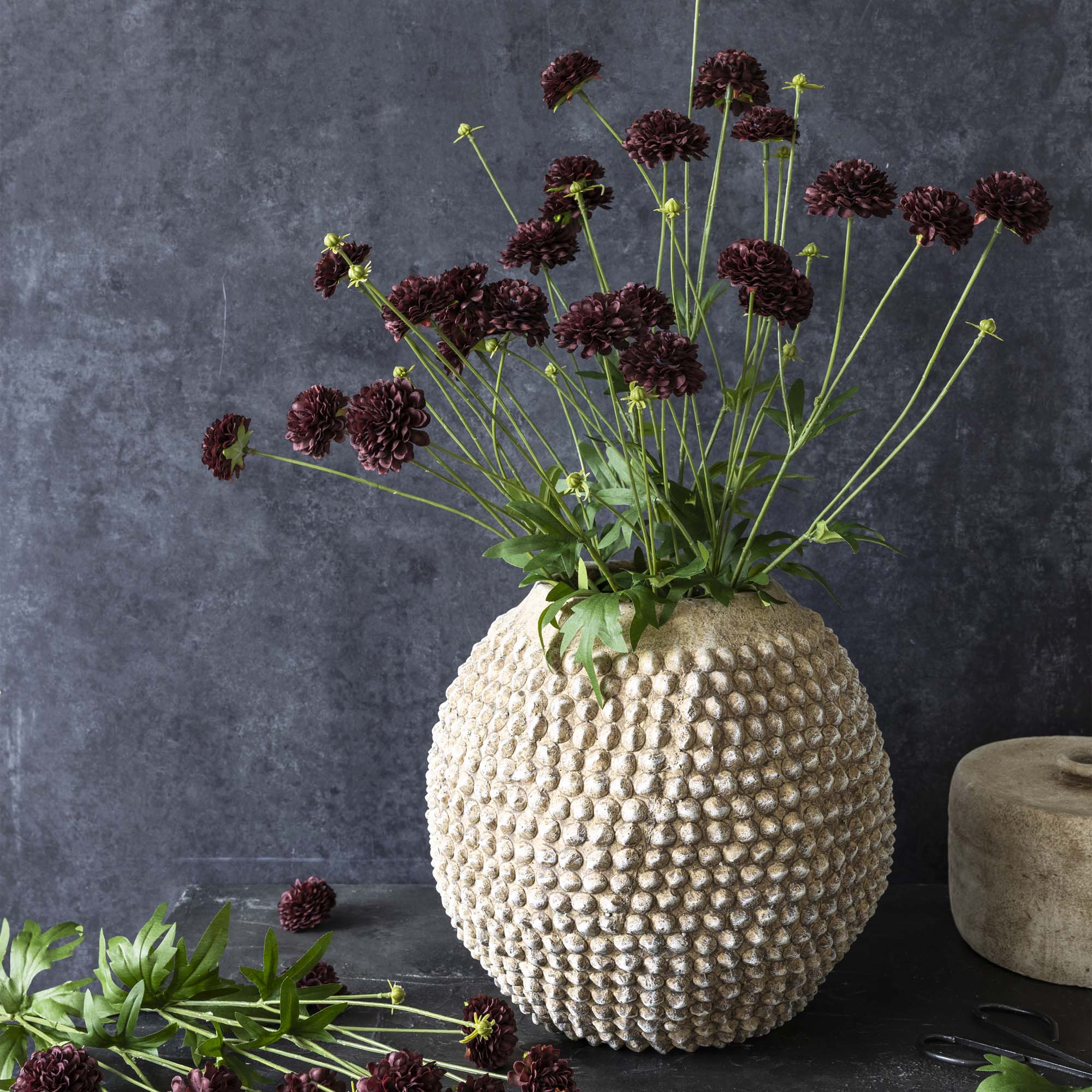 Abigail Ahern – wholesale Artificial flowers – ARTIFICIAL CLOVE STEM3