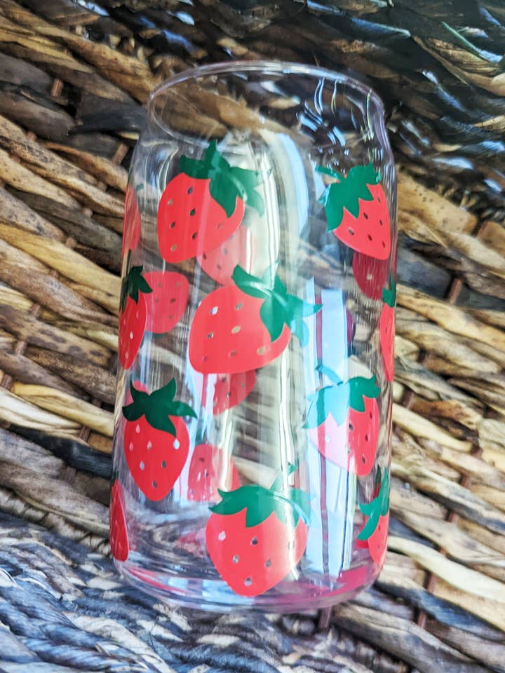 Verre à la fraise | Tasse à café glacé à la fraise pour la vente par PlanetPeachy
