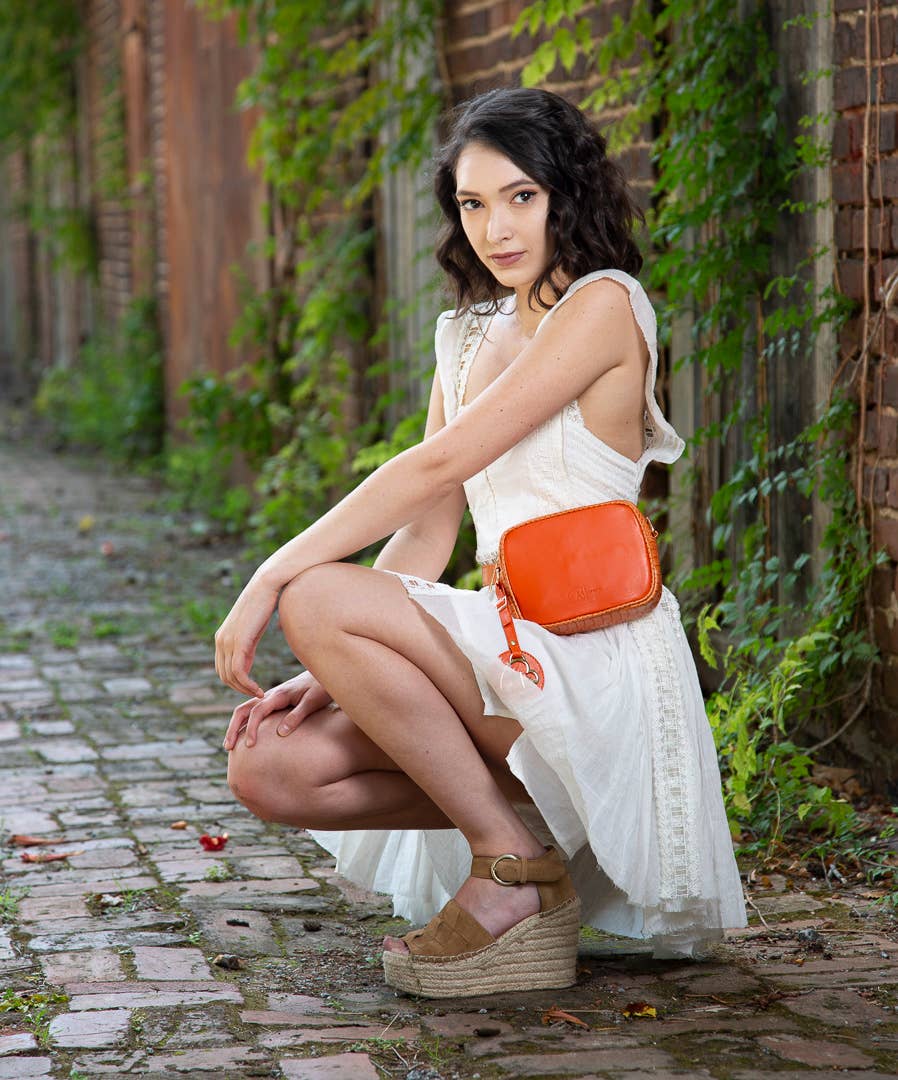 Benenate - Wholesale Crossbody Bag - Women's - Orange Python 000 Belt and Crossbody Bag2