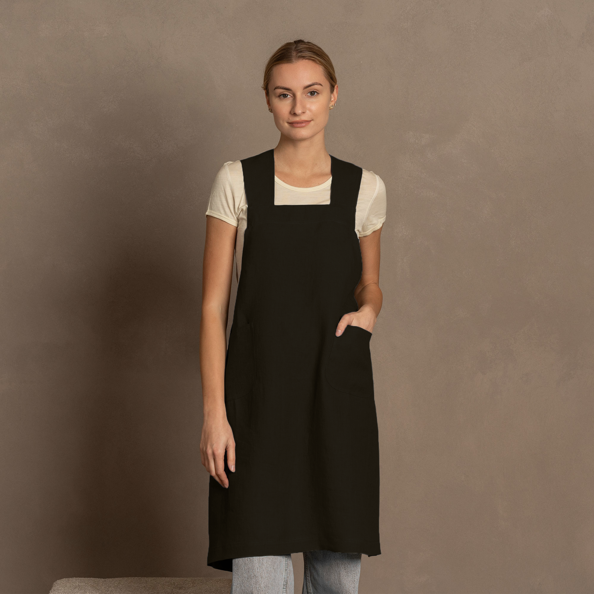 menique - Wholesale Apron - Linen Cross-Back Apron6