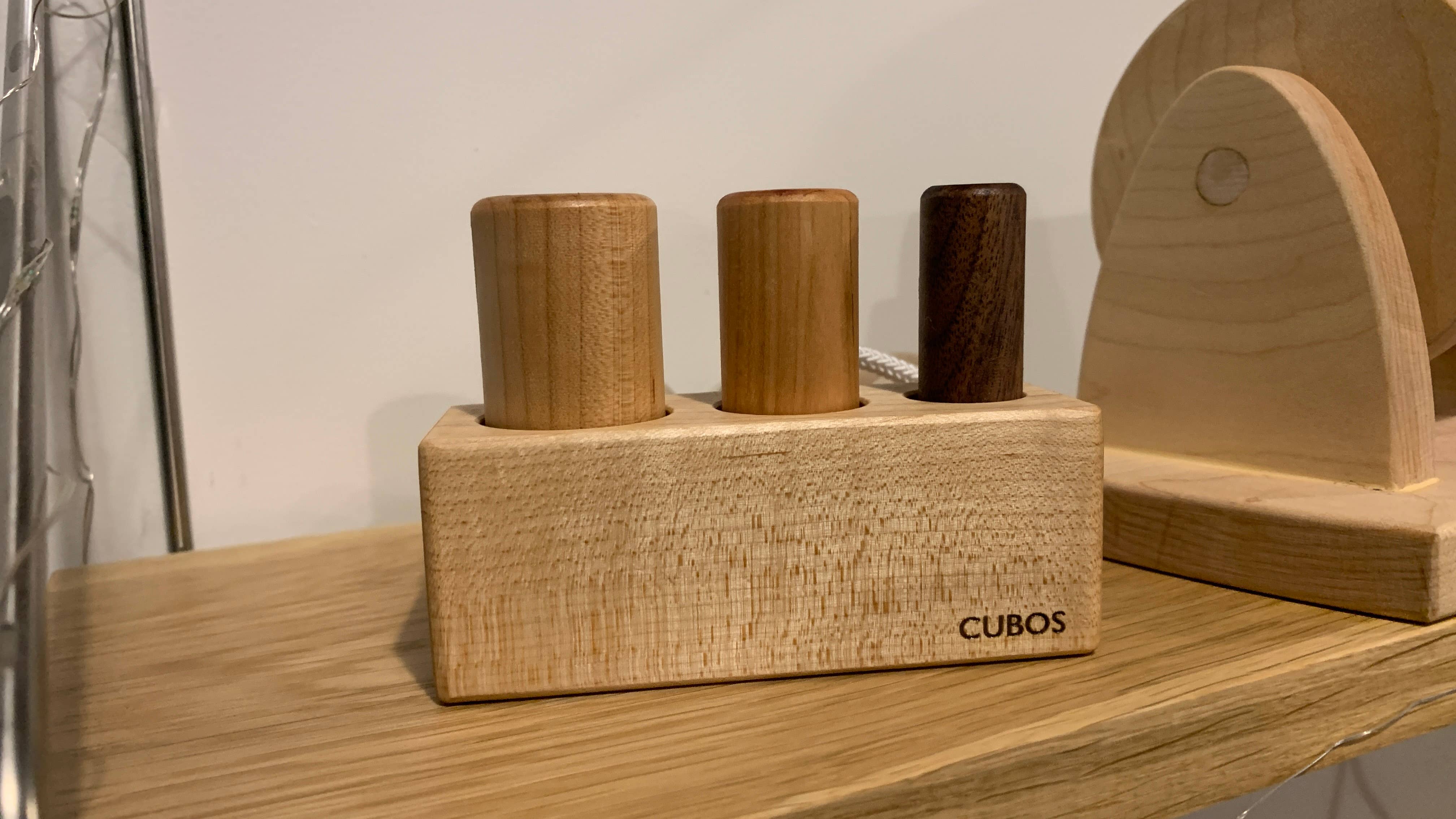 CUBOS - Wholesale Wood Toy - Kids - 3 pegs palmer1