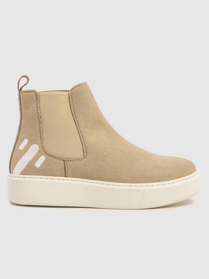 Meerkat Woman Salino for wholesale by Vegtus