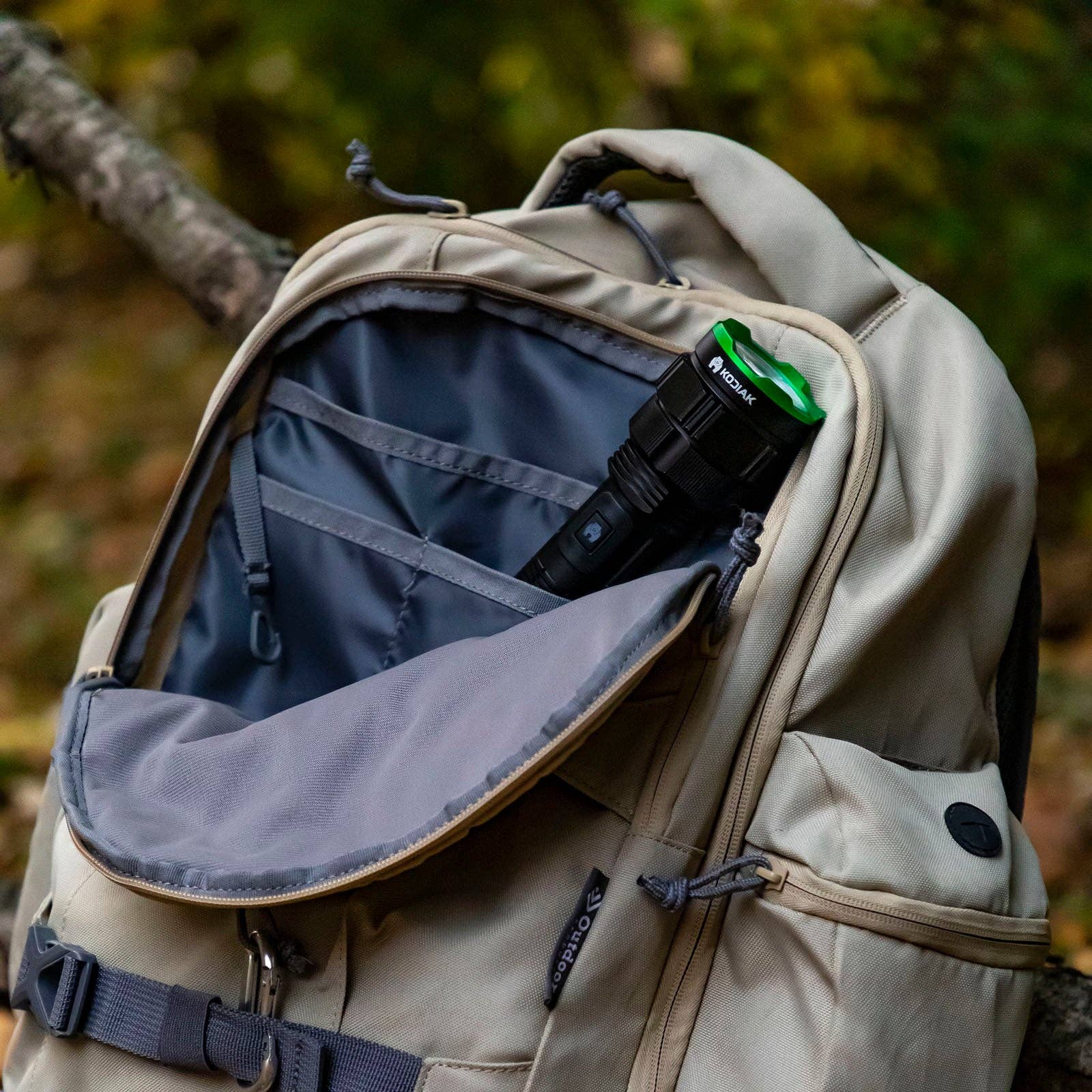 LitezAll - Wholesale Flashlight - Kodiak® Nearly 1 Mile Beam Tactical Flashlight31