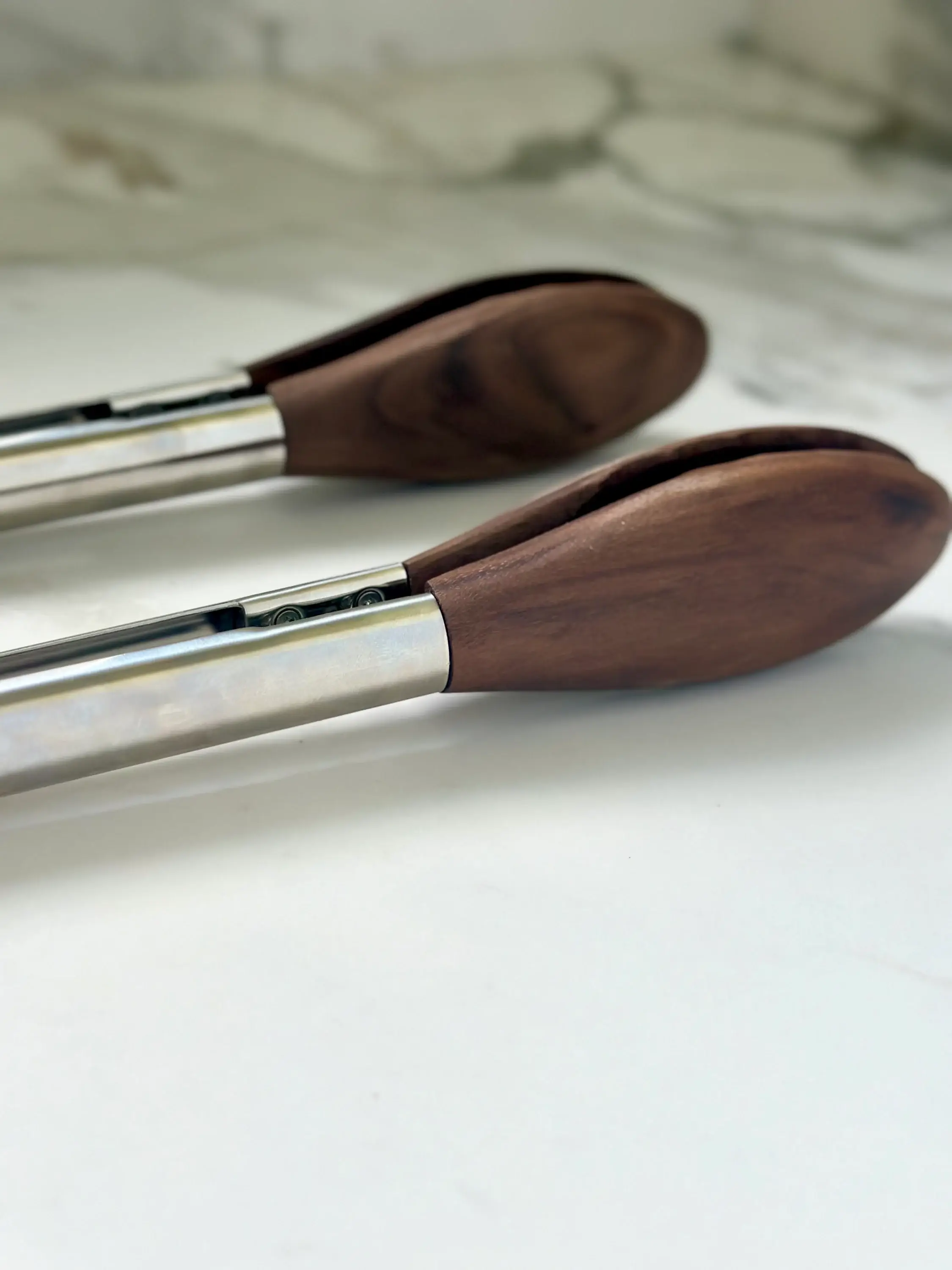 Salt & York – wholesale Kitchen tong – Walnut and Stainless Steel Tongs3