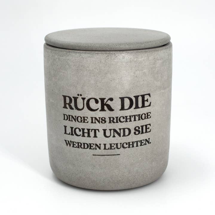 this is not a card game. - Wholesale Jar/Filled Candle - Handgemachte Duftkerze aus Beton "Das richtige Licht"5