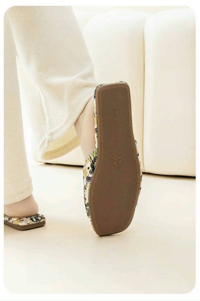 Lian Collection – Engroshandel Slippers - Dame – Broderede silkestøvler med hampesål – Strandtøfler2