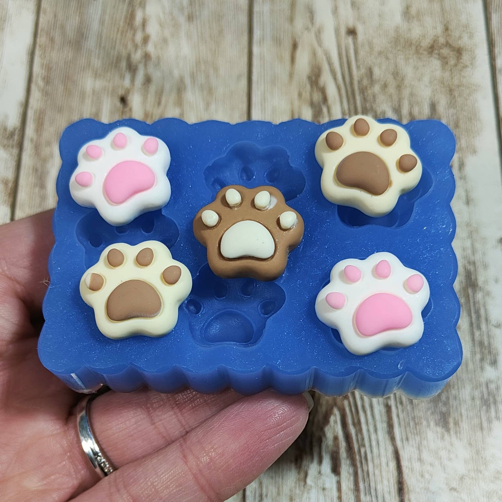 Serena Creazione di Serena Stampone - Wholesale Craft Supplies - Paw Print 5pcs 2cm in silicone for resin and plaster4