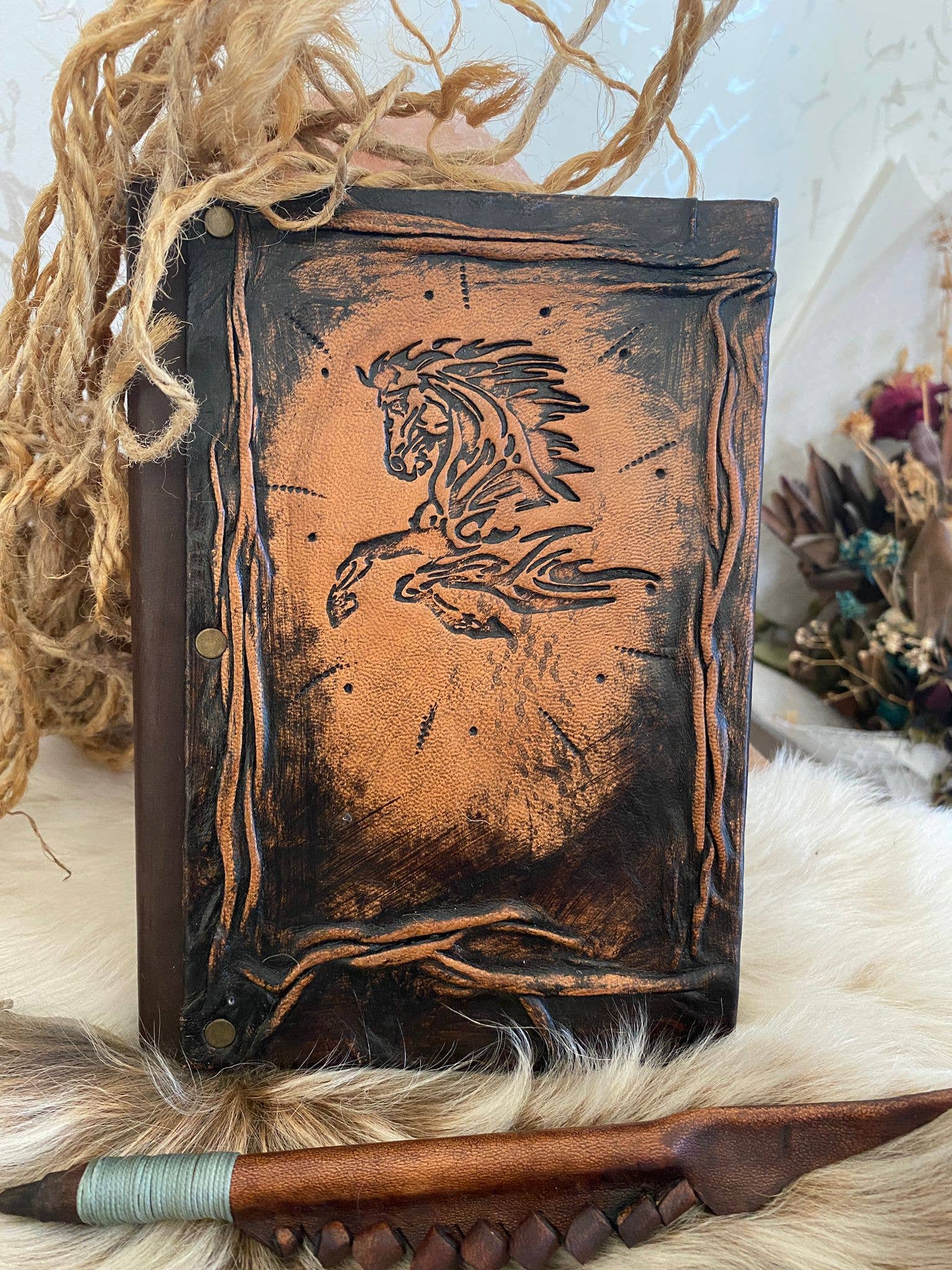 ML Marcaleather - Wholesale Journal/Diary - Horse Engraved Leather Diary Journal With Free Leather Pen1